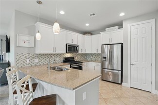 7602 Jacaranda Ln, Naples, FL 34114