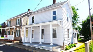 17 S Spruce St, Nazareth, PA 18064