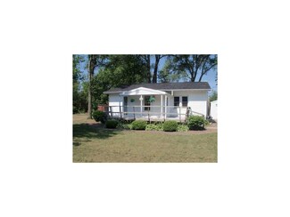 22 Mill St, Walker, IA 52352