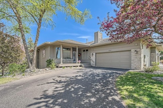 8945 Hilloway Rd, Eden Prairie, MN 55347