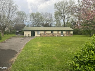 721 Circle Dr NE, Pigeon Forge, TN 37863