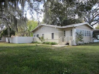 1107 W Minneola Ave, Clermont, FL 34711