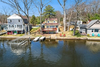 6 Cedar Pond Dr, Sturbridge, MA 01566