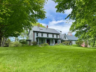 68 Doe Ln, Newbury, VT 05051