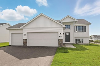 1500 Raccoon Ln, New Richmond, WI 54017