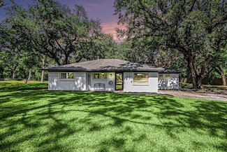 2402 Duroux Rd, La Marque, TX 77568