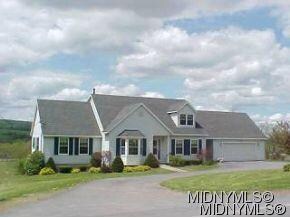 3155 Mohawk St, Sauquoit, NY 13456