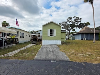 138 Travel Park Dr Unit 203, Spring Hill, FL 34607