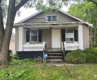 241 Liscum Dr, Dayton, OH 45417