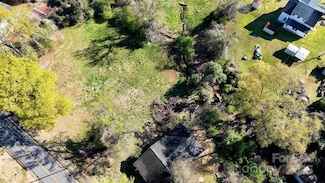 33 Pinecrest Ave, Great Falls, SC 29055