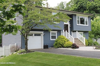 70 Commonwealth Ave, Red Bank, NJ 07701