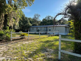 100 1st St, Melrose, FL 32666