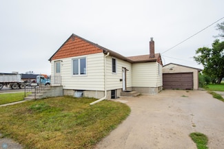 104 16th St S, Moorhead, MN 56560