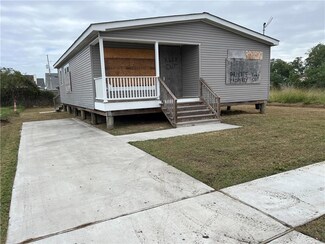 7557 Lacombe St, New Orleans, LA 70127