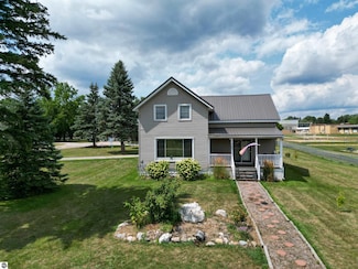 364 S Chippewa St, Shepherd, MI 48883