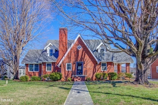 215 W F St, Elizabethton, TN 37643