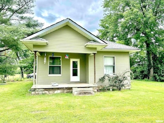 1105 N Maple St, Carterville, IL 62918