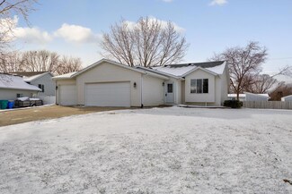 200 Autumn Dr, Owatonna, MN 55060