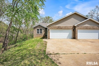 5213 W Vale Ct, Peoria, IL 61607