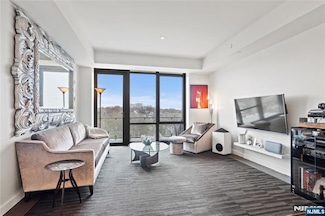 320 Adolphus Ave Unit 702, Cliffside Park, NJ 07010