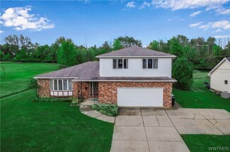 5131 Berg Rd, Buffalo, NY 14218
