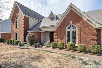 2017 Westbriar Dr, Cordova, TN 38016