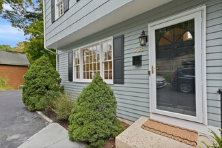 388 Main St Unit 388, New Canaan, CT 06840