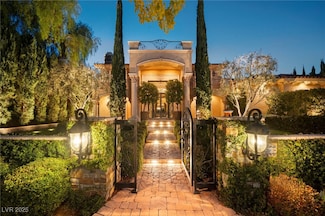 8808 Greensboro Ln, Las Vegas, NV 89134