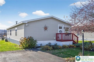 5314 Beaumont Ln, MacUngie, PA 18062