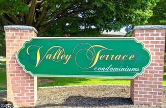 49 Hinchman Ave, Wayne, NJ 07470