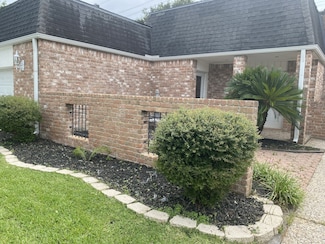 5 Bendwood Dr, Sugar Land, TX 77478