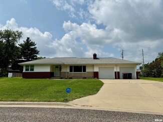 208 E Hazelwood St, Morton, IL 61550