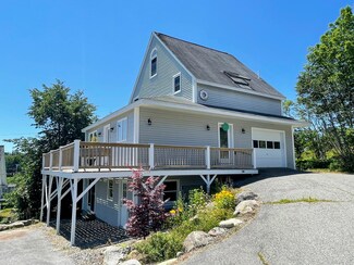 9 Wood St, Southwest Harbor, ME 04679