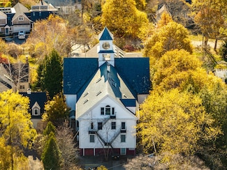 10 Summer St Unit 1, Rockport, ME 04856