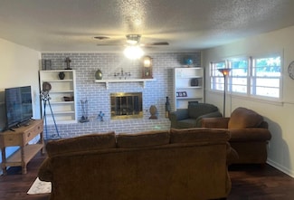 5426 9th St, Lubbock, TX 79416