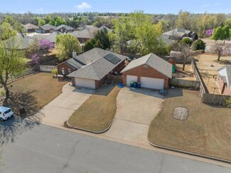 1528 E Twin Brook Terrace, Mustang, OK 73064