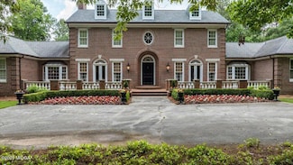 1215 Woodcrest Dr, Macon, GA 31210