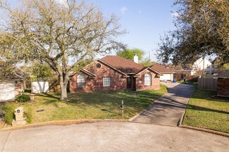 2502 18th St N, Texas City, TX 77590