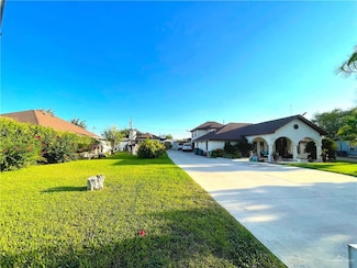 11 El Venadito Ln, Rio Grande City, TX 78582