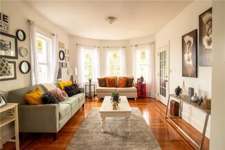 39 Detroit Ave, Providence, RI 02907