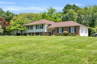 206 Peachwood Rd, Middletown, NJ 07748