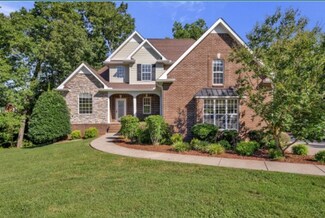 215 Suesand Ct, Pleasant View, TN 37146