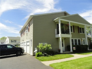 16 Beech Hollow Unit 4, Fairport, NY 14450