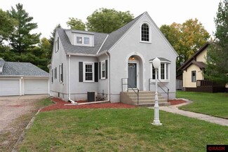306 N Central Ave, Truman, MN 56088