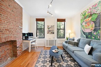 204 Washington St Unit 2B, Jersey City, NJ 07302