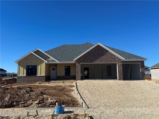 73 N Alder Ave, Farmington, AR 72730