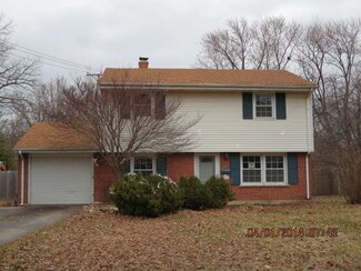 201 Sandholm St, Geneva, IL 60134