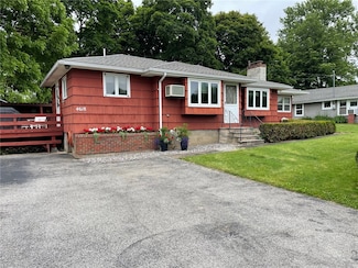 4618 Greenbriar Dr, Canandaigua, NY 14424