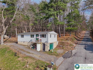 25 Church Rd, Pottsville, PA 17901