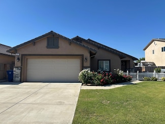 3320 Holland Ave, Clovis, CA 93619